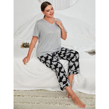 Load image into Gallery viewer, Rose Plus Size Pajamas Set