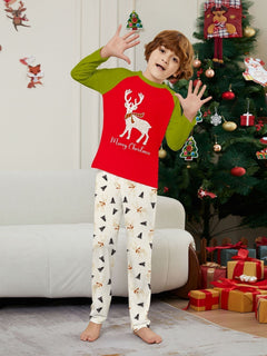 Contrast Reindeer Print Christmas Family Pajama Set - model wearing